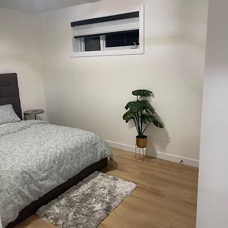 Modern 2Bedroom Suite In Sw Edmonton Close To Edmonton International Airport Zewnętrze zdjęcie